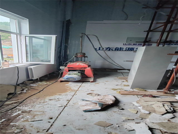 高场办事处地基基础下沉墙体裂缝加固注浆顶升施工