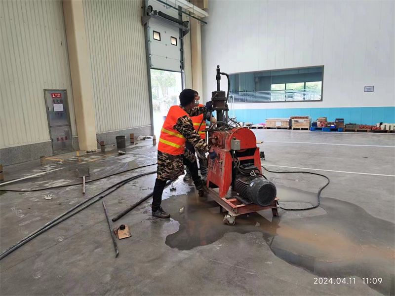 高场办事处厂房地面下沉塌陷注浆加固施工